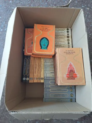 Primera mitad colección de libros otros mundos.