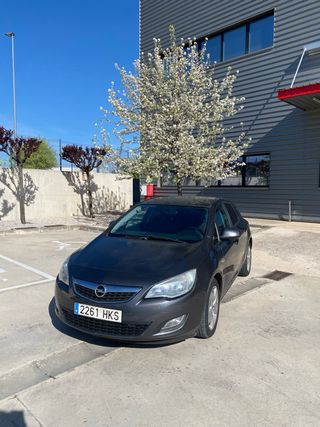 Opel Astra 2014