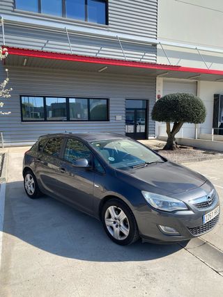 Opel Astra 2014
