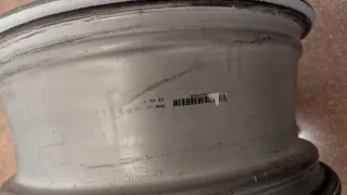 Llanta aleación Ford Fiesta 2017      *(1 unidad)*