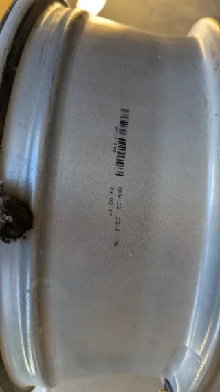 Llanta aleación Ford Fiesta 2017      *(1 unidad)*