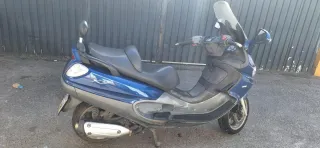 Piaggio Azul Maxi Scooter