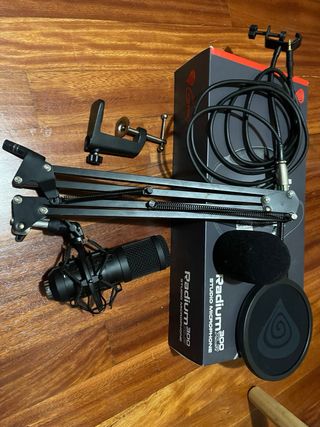 Micrófono Radium 300XLR y Capturadora