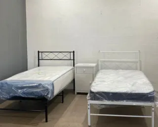 Camas metálicas nuevas con estructura reforzada