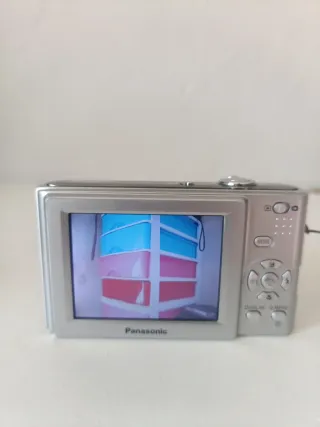 Cámara Panasonic Lumix DMC-FS42 10MP