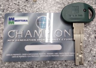 Candado Mottura L28L255 C28 Arco Cromado