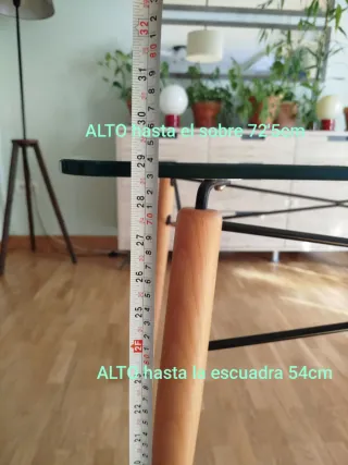 Mesa de comedor en cristal y madera