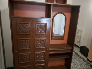 Appendiabiti in legno con specchio