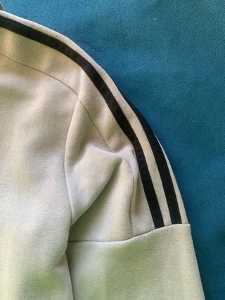 Sudadera Adidas Gris con Logo