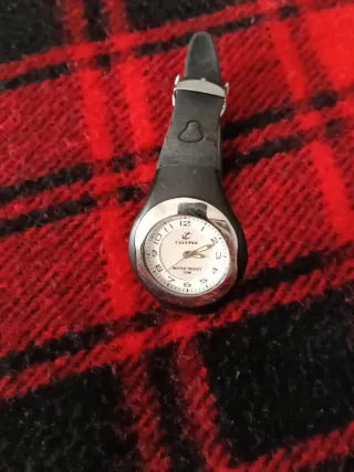 Reloj Casio Quartz Dorado y Plateado