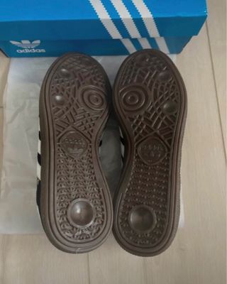 Zapatillas Adidas Spezial Negras y Blancas