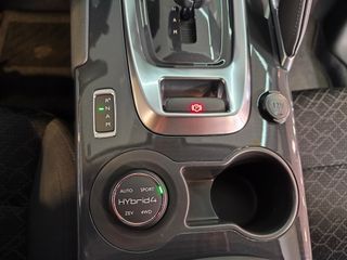 Peugeot 3008 HYbrid4