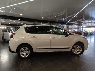 Peugeot 3008 HYbrid4