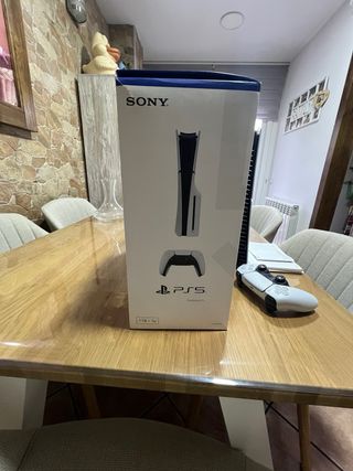 Consola Sony PS5  1 t  + 6 Juegos no negociables