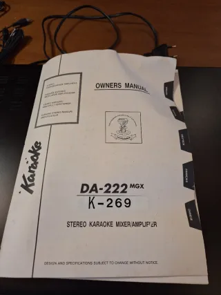 Mezclador-amplif karaoke. Ojo! Marca no coincide.