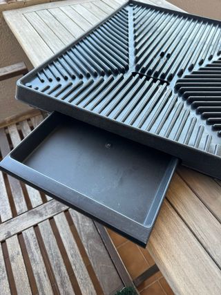 Inodoro y alfombra de césped para mascotas