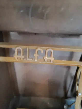 Máquina de coser antigua Alfa