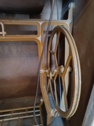 Máquina de coser antigua Alfa