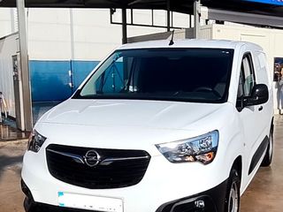 OPEL COMBO FURGON CERRADO 130CV CON SOLO 69.000KM.