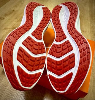 Zapatillas Nike Talla 44.5 Negras y Rojas