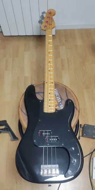 Bajo Eléctrico Fender Precision Negro