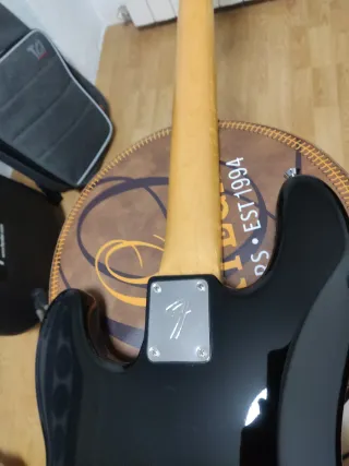 Bajo Eléctrico Fender Precision Negro