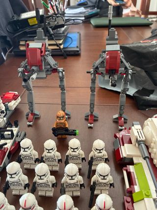Lego Star Wars: tropa de clones,2 AT-ST y Tanque