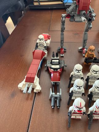 Lego Star Wars: tropa de clones,2 AT-ST y Tanque