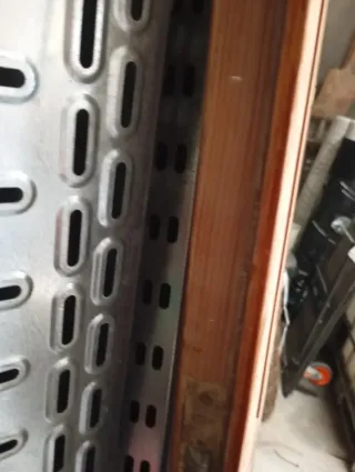 Puerta madera maciza