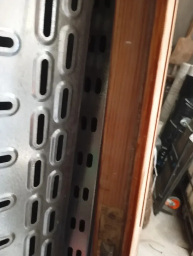 Puerta madera maciza