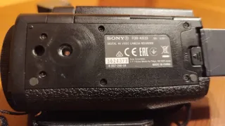 Videocámara Sony FDR-AX33 4K con 2 Baterías