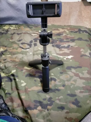 Palo Sefil Bluetooth con tripode