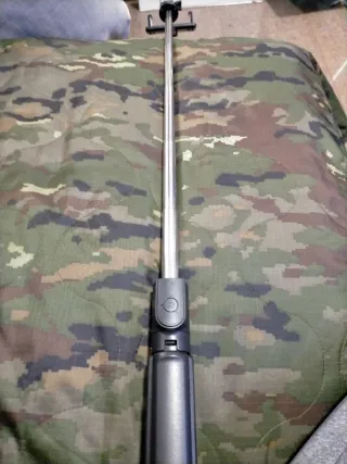 Palo Sefil Bluetooth con tripode