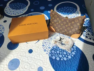 Louis Vuitton Boulogne Monogram Lona