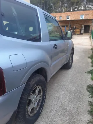 Mitsubishi Montero 2004