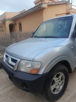 Mitsubishi Montero 2004