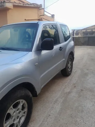 Mitsubishi Montero 2004