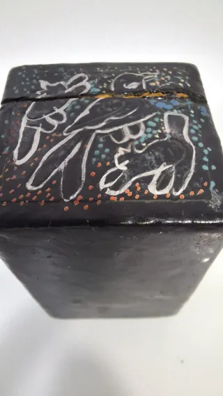 Cajita de madera pintada a mano