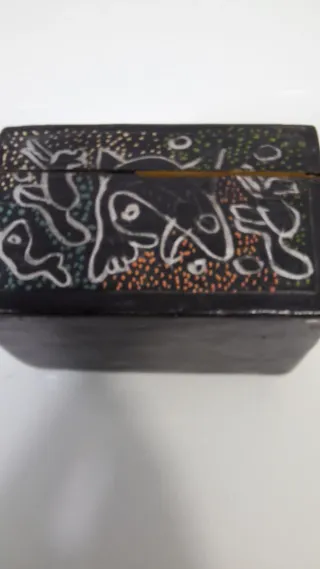 Cajita de madera pintada a mano