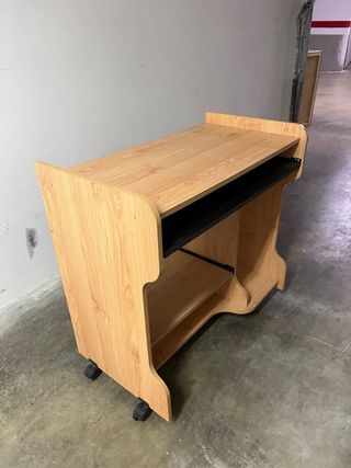 Mesa escritorio ordenador con ruedas
