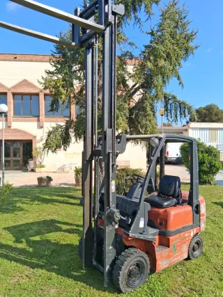 Carretilla elevadora   Nissan toro elevador