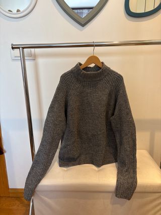 Jersey gris cuello alto Kalentito