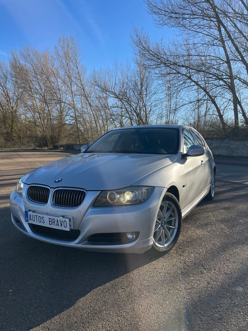 BMW Serie 3 2010 - foto 1