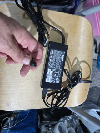 Caricabatterie Toshiba PA5083U-1ACA 19V 6.32A