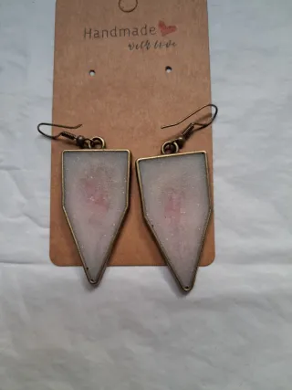 Orecchini artigianali con petali rossi