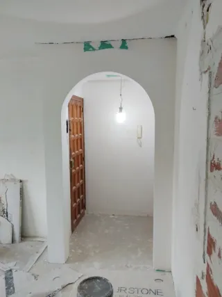 Yesero y pladurista profesional en Barcelona