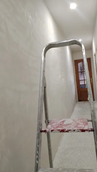 Yesero y pladurista profesional en Barcelona