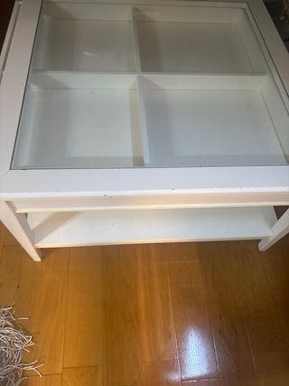 Mesa de centro blanca con cristal