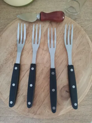 Bandeja de madera para queso con 4 tenedores