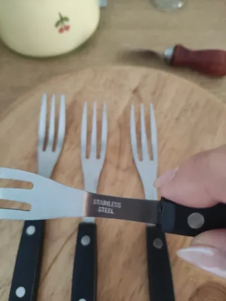 Bandeja de madera para queso con 4 tenedores